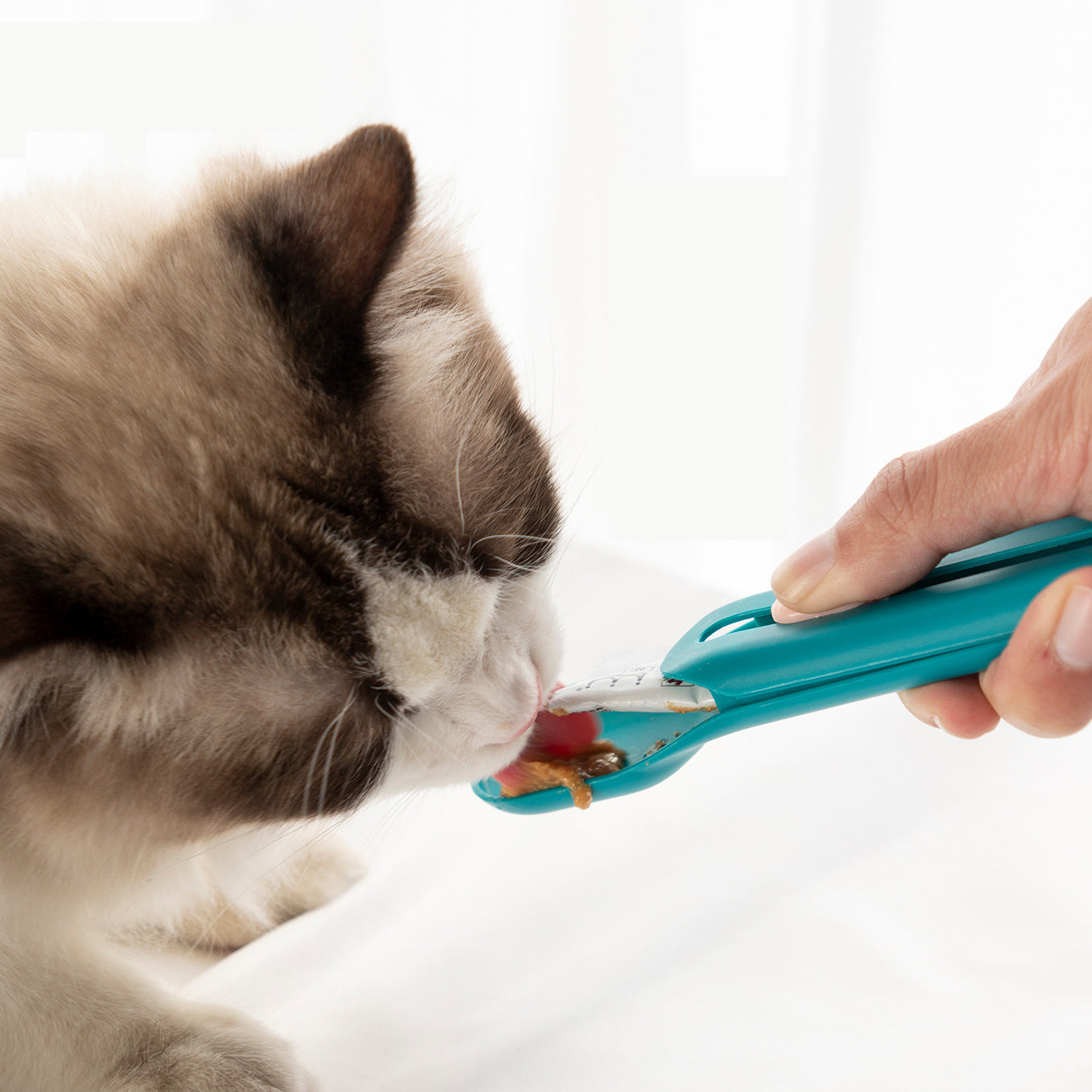Easy Cat Food Squeeze Spoon